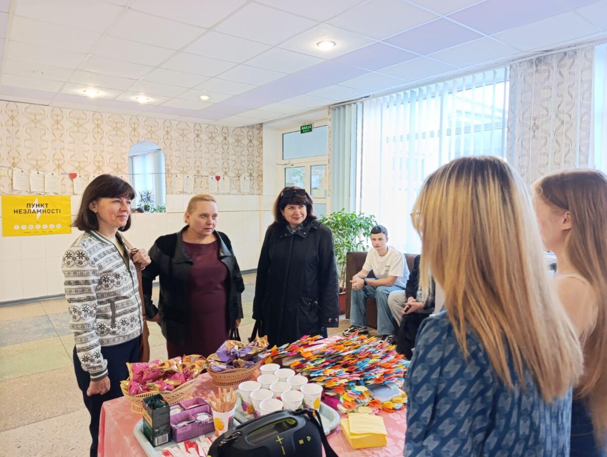 Вітаємо з Днем працівників освіти! 🌷